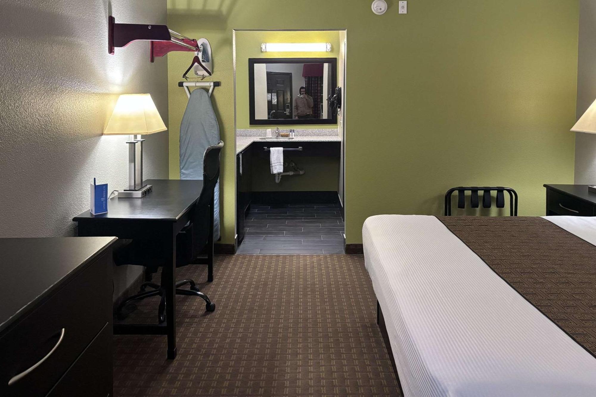 Rodeway Inn Dilley 외부 사진