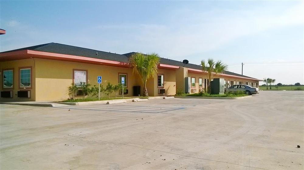 Rodeway Inn Dilley 외부 사진